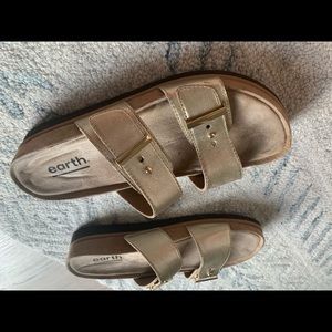 Earth sandal gold metallic color